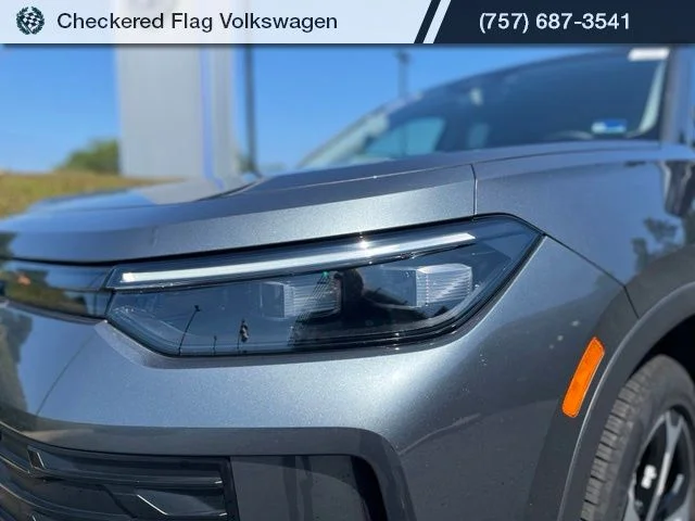 Used 2025 Platinum Gray Metallic Volkswagen 2.0T SE image 10