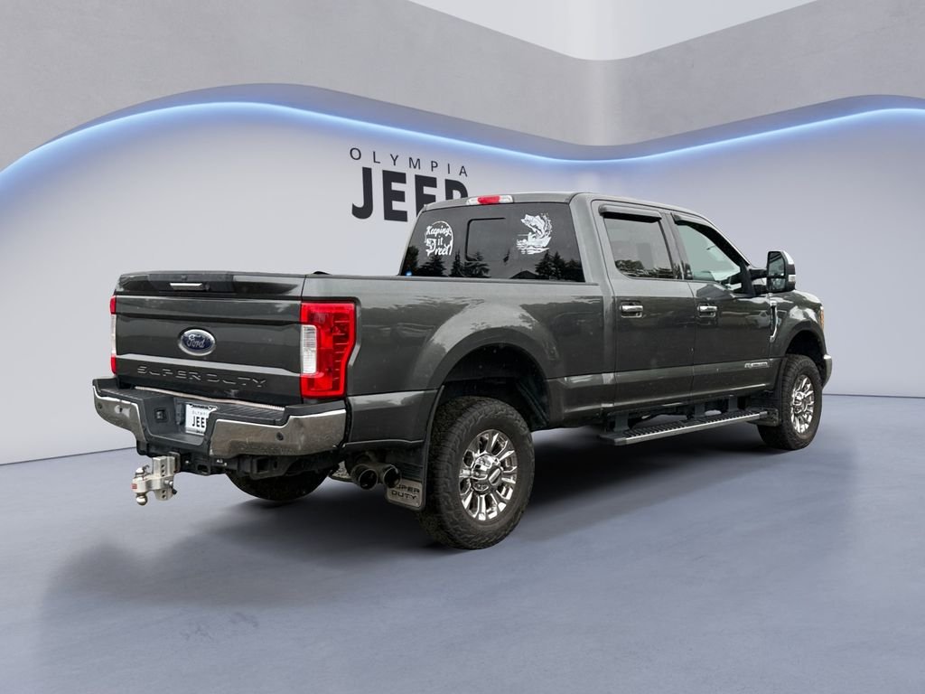 Used 2017  Ford Lariat image 5