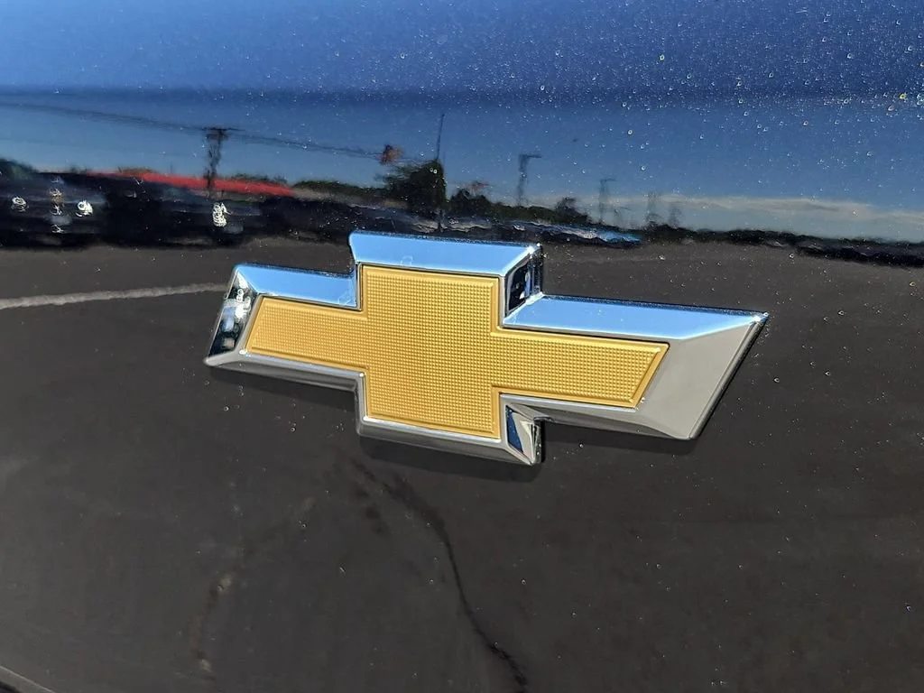 New 2026 Mosaic Black Metallic Chevrolet LT image 25