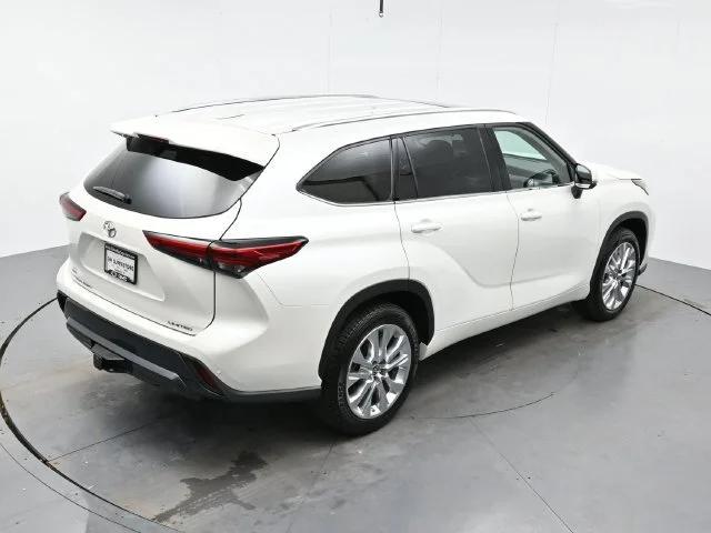 Used 2021 Blizzard Pearl Toyota Limited image 38