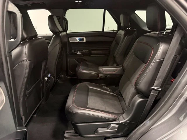 Used 2023 Gray Ford ST-Line image 31