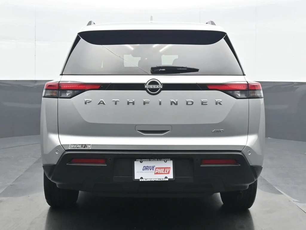 Used 2025 Silver Nissan SV image 5