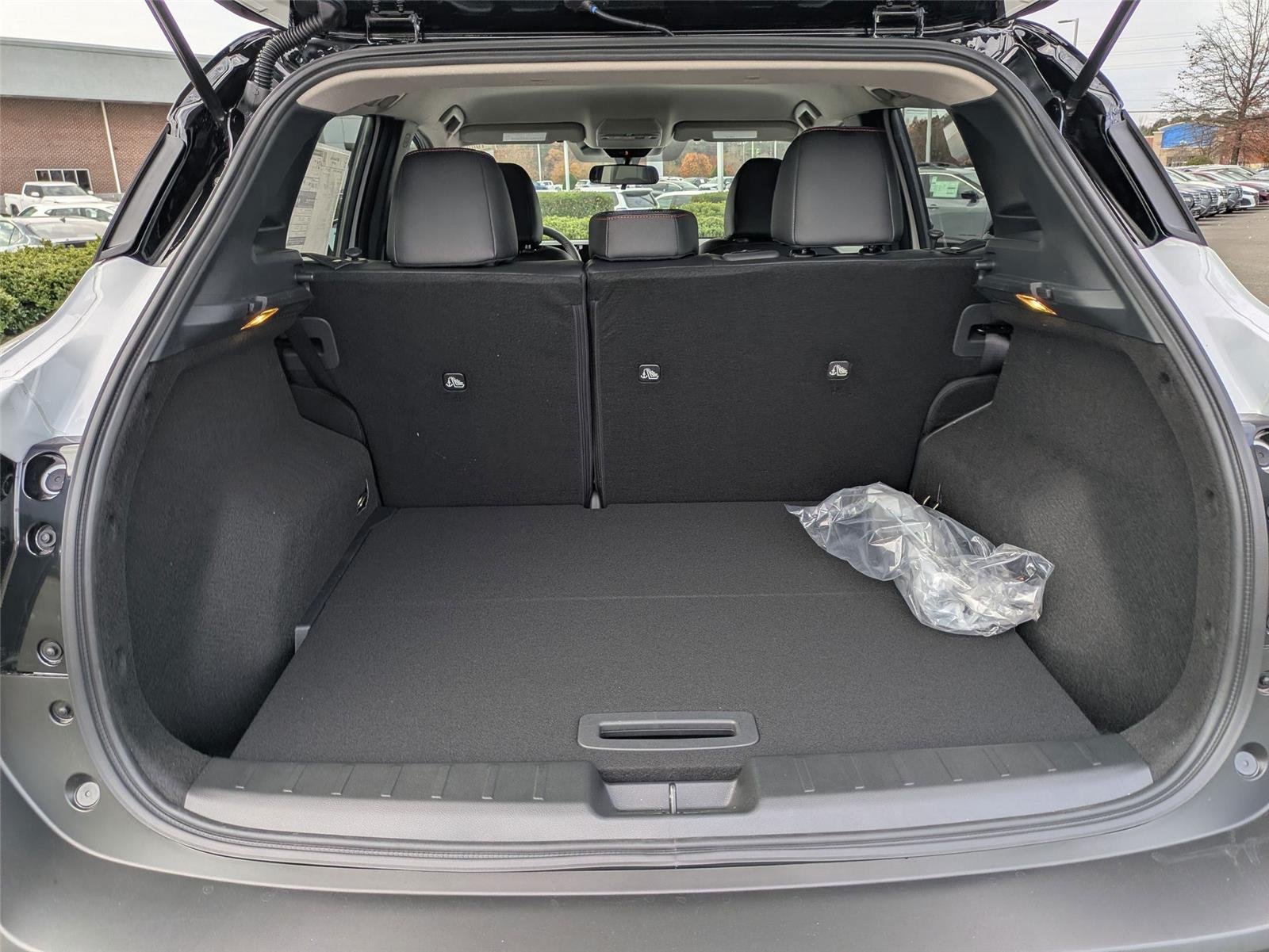 New 2026 Aspen White TriCoat / Super Black Two-tone Nissan SR image 30