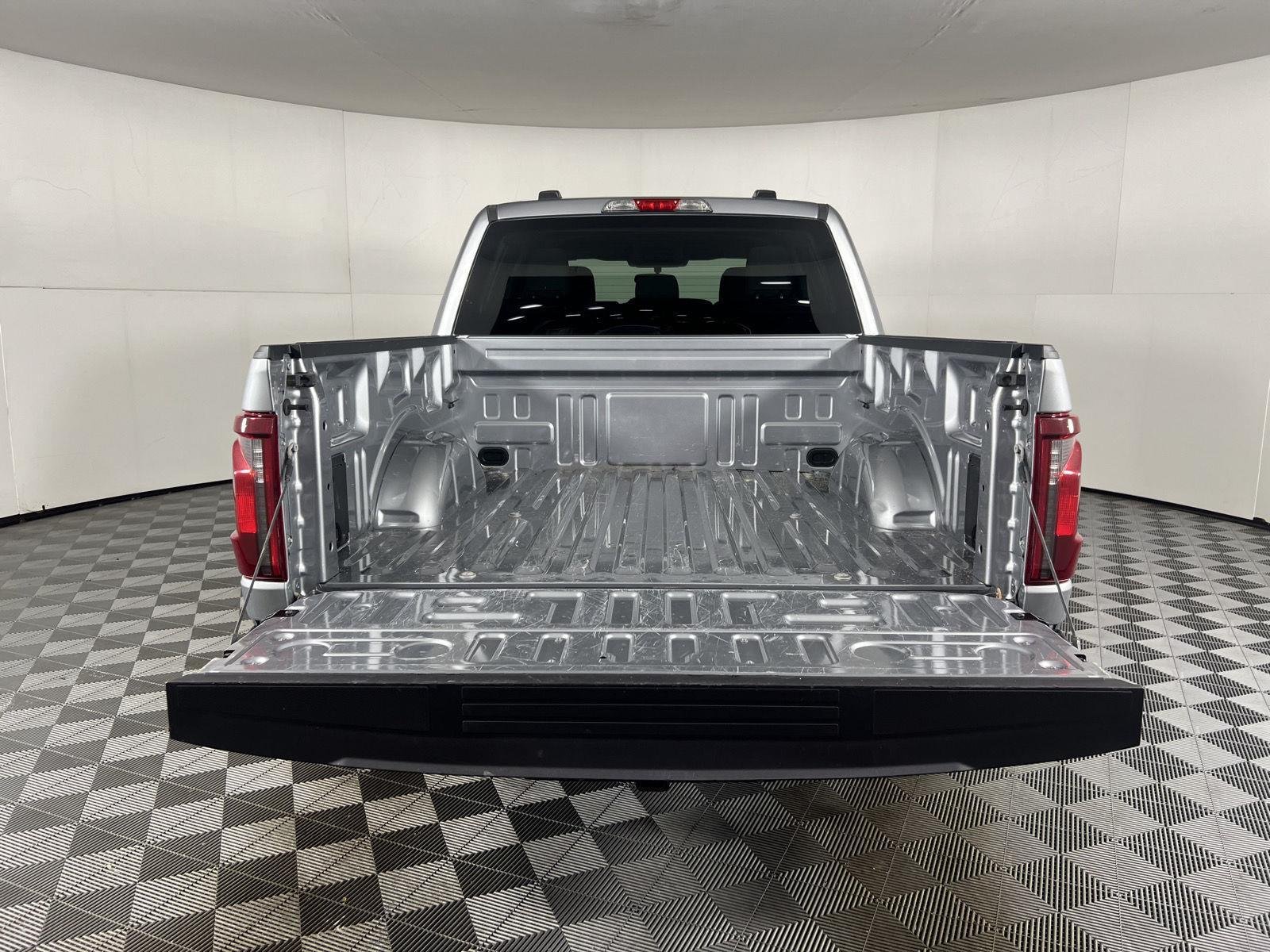 Used 2025 Iconic Silver Ford  image 19