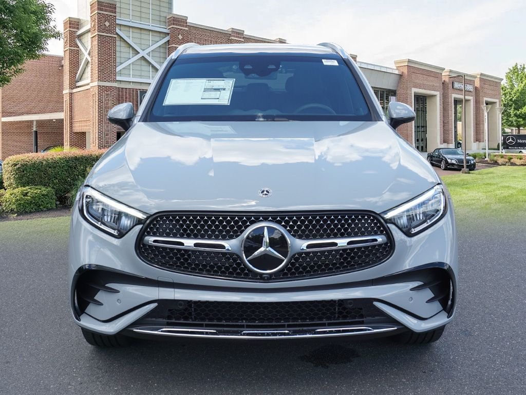 2025 Mercedes-Benz GLC Base - Photo 3