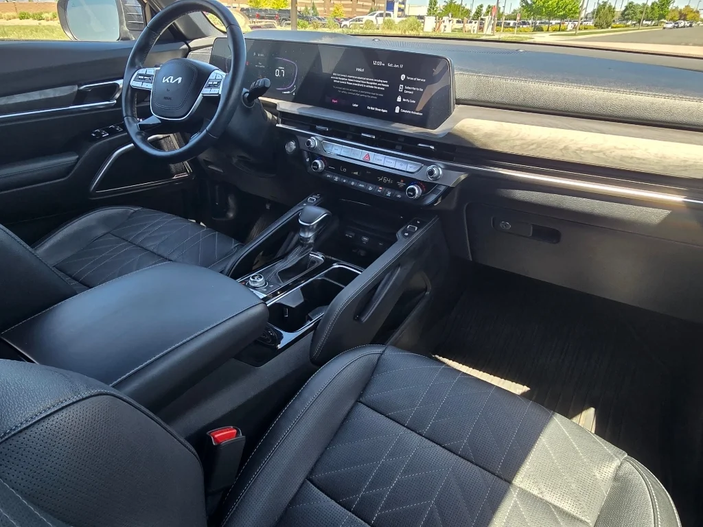 Used 2024 Gravity Gray Kia EX X-Line image 29