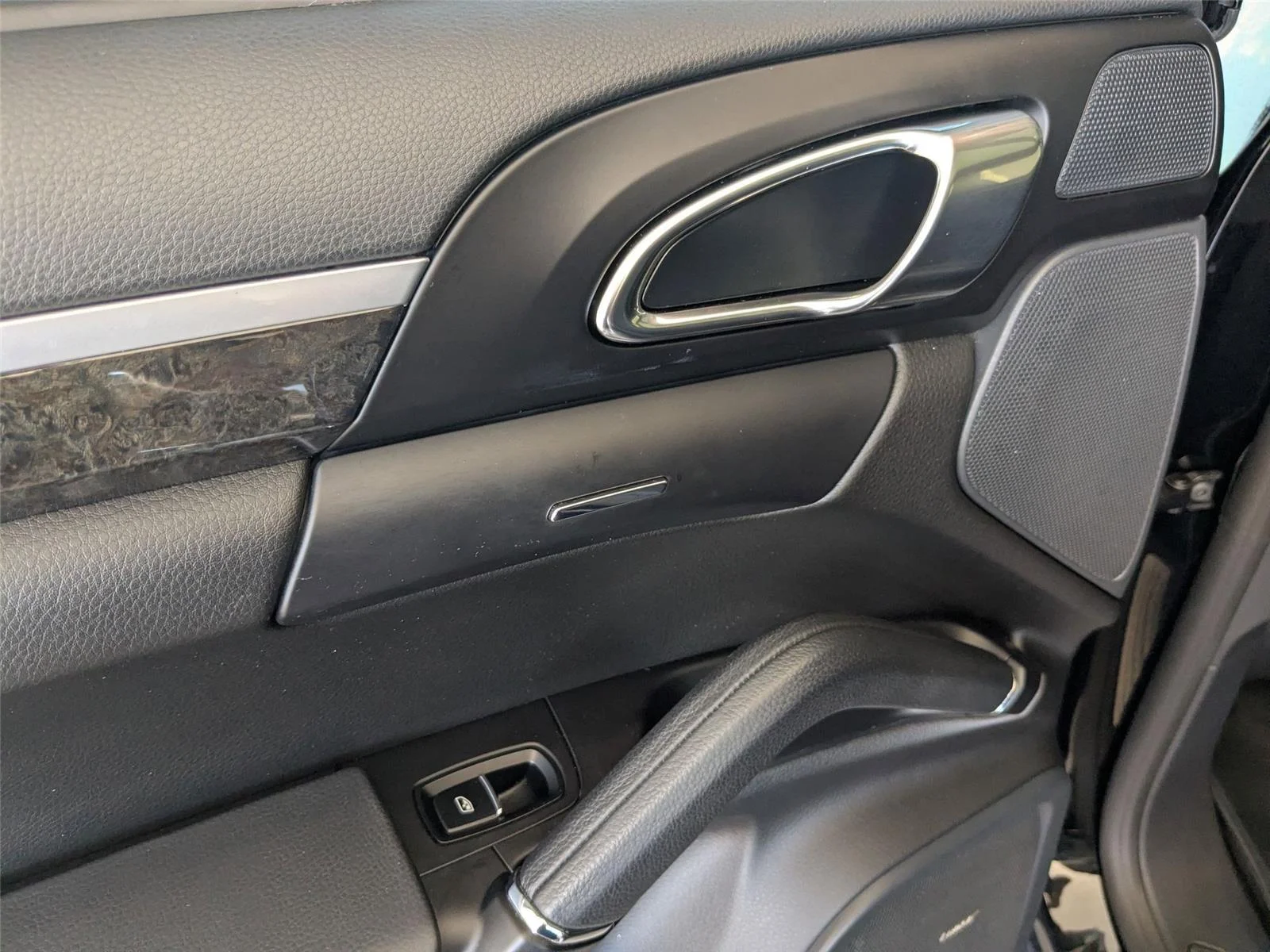 Used 2017  Porsche Platinum Edition image 28