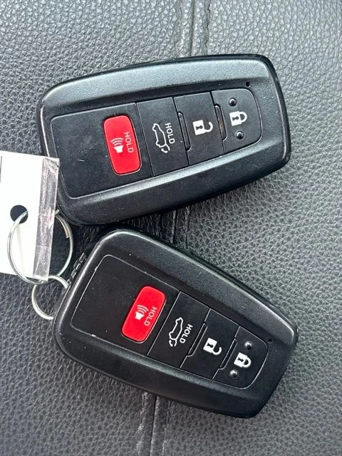 Used 2019  Toyota Limited image 78