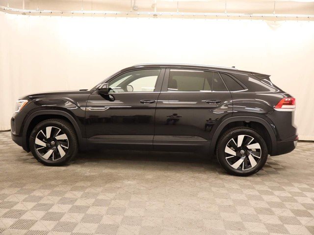 New 2026 Deep Black Pearl Volkswagen 2.0T SE W/TECHNOLOGY image 2