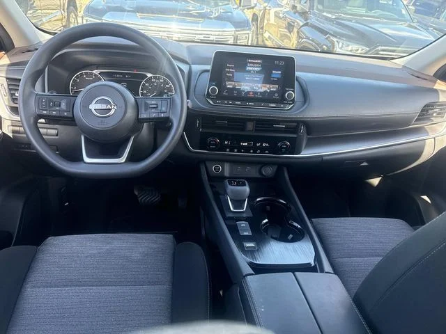 2023 Nissan Rogue SV - Photo 13