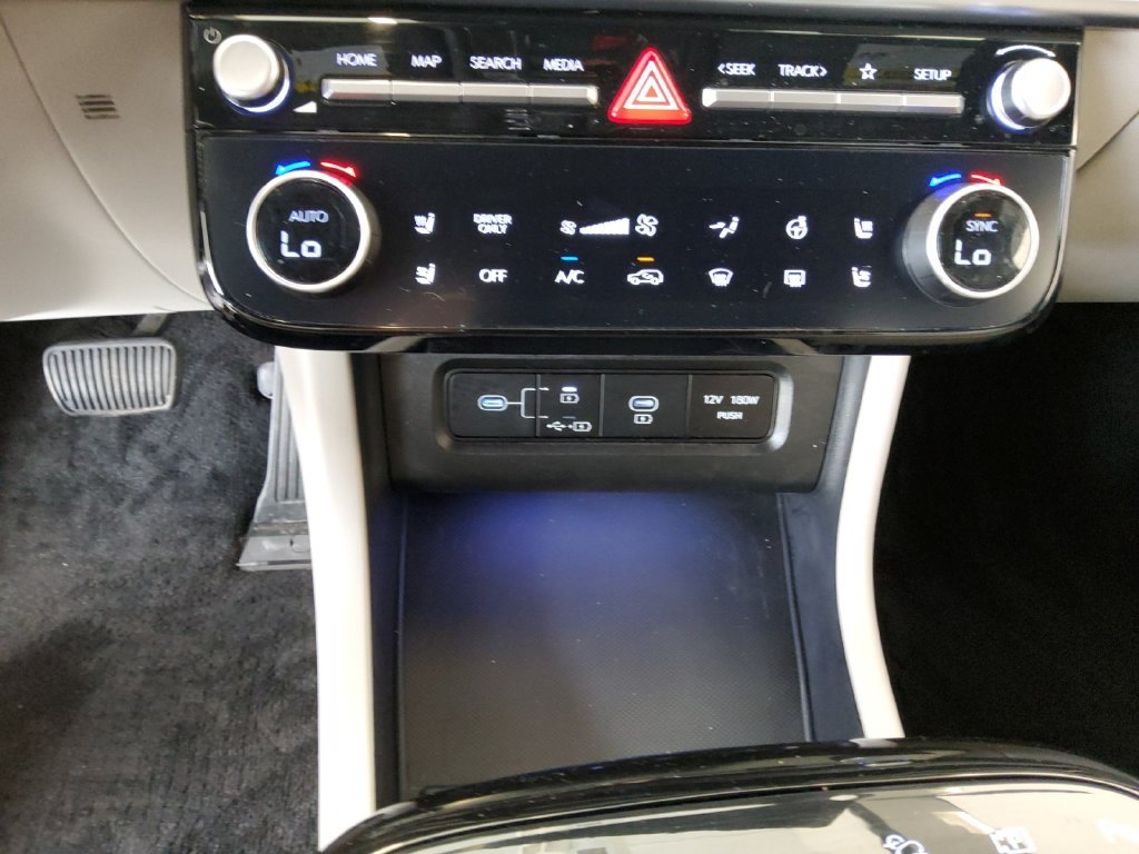 Used 2025 Silver Hyundai Limited image 27