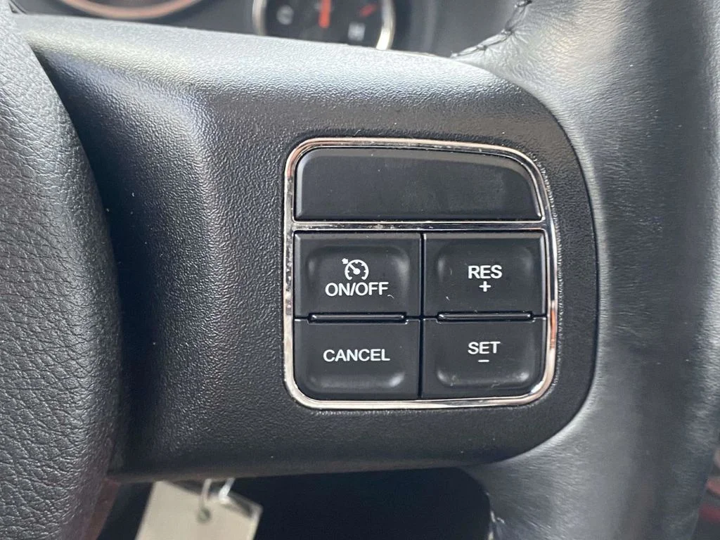 Used 2015 Red Jeep Sport image 25