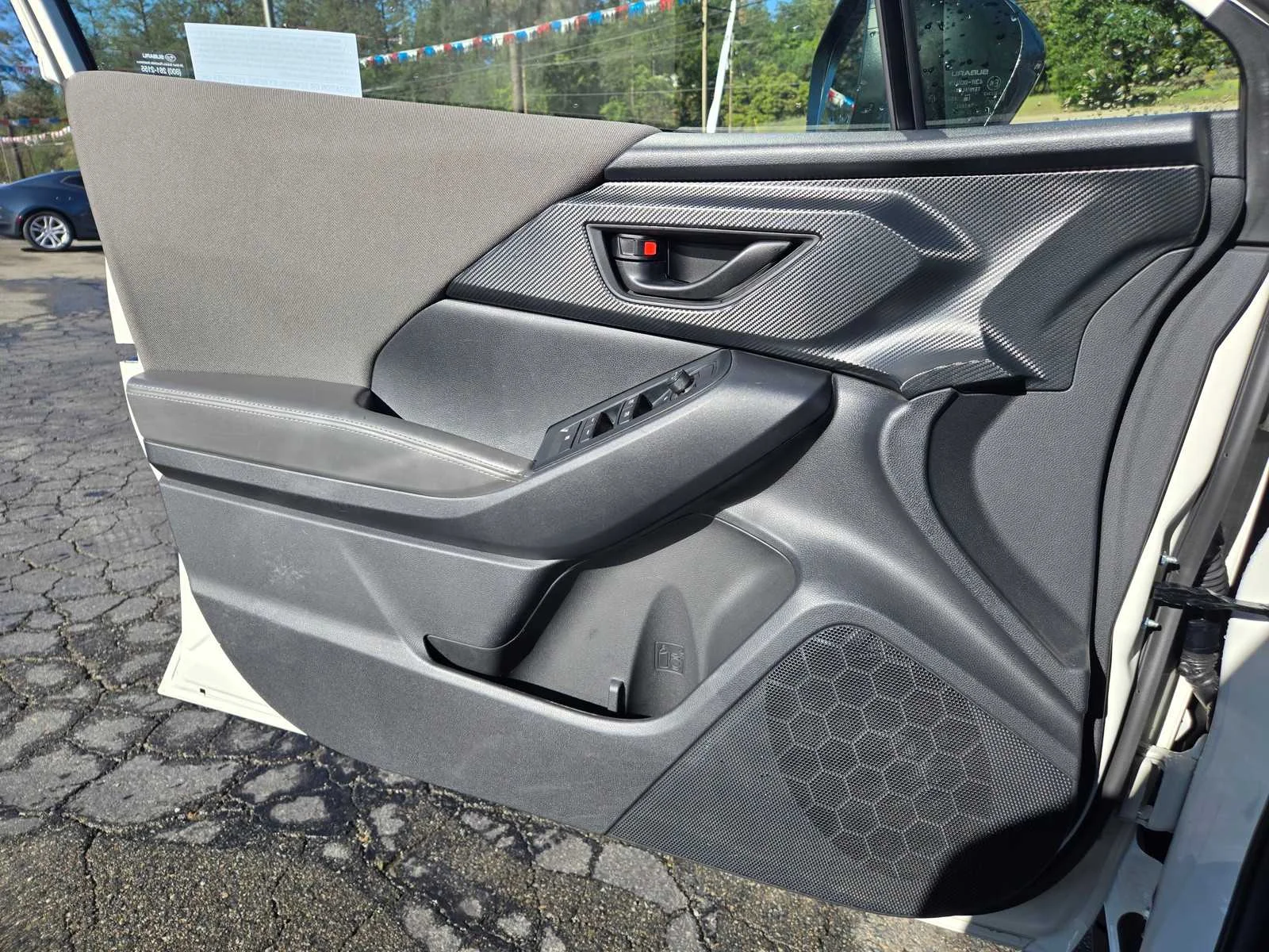 Used 2025  Subaru Premium image 25