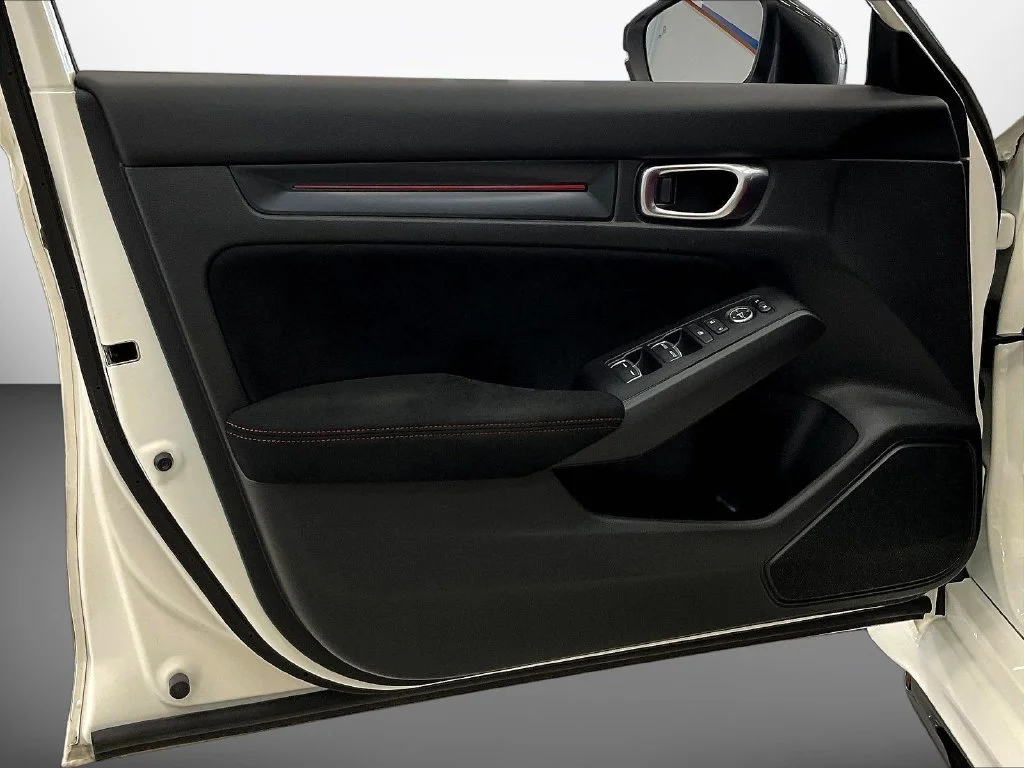 Used 2025 White Honda  image 21