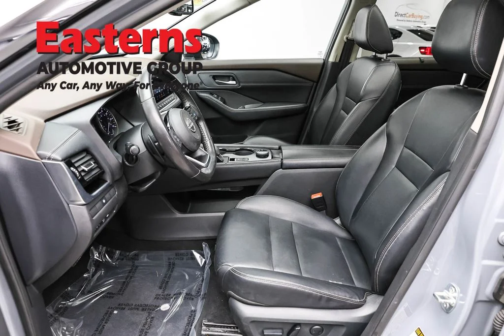 Used 2023 Gray Nissan SL image 15