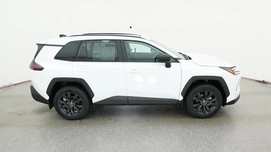 New 2026 Ice Cap Toyota XLE Premium image 14