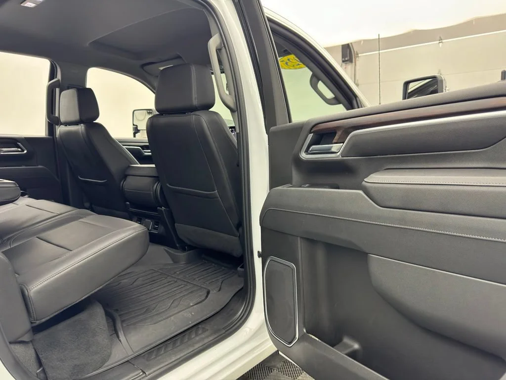 Used 2025 Summit White GMC SLT image 35