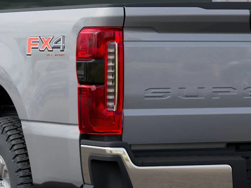 New 2027 Iconic Silver Metallic Ford F-250® XLT image 21