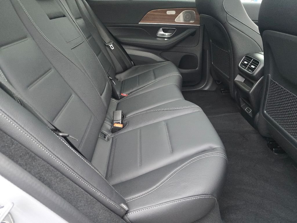 New 2026 MANUFAKTUR Alpine Grey Mercedes-Benz GLE 580 image 17