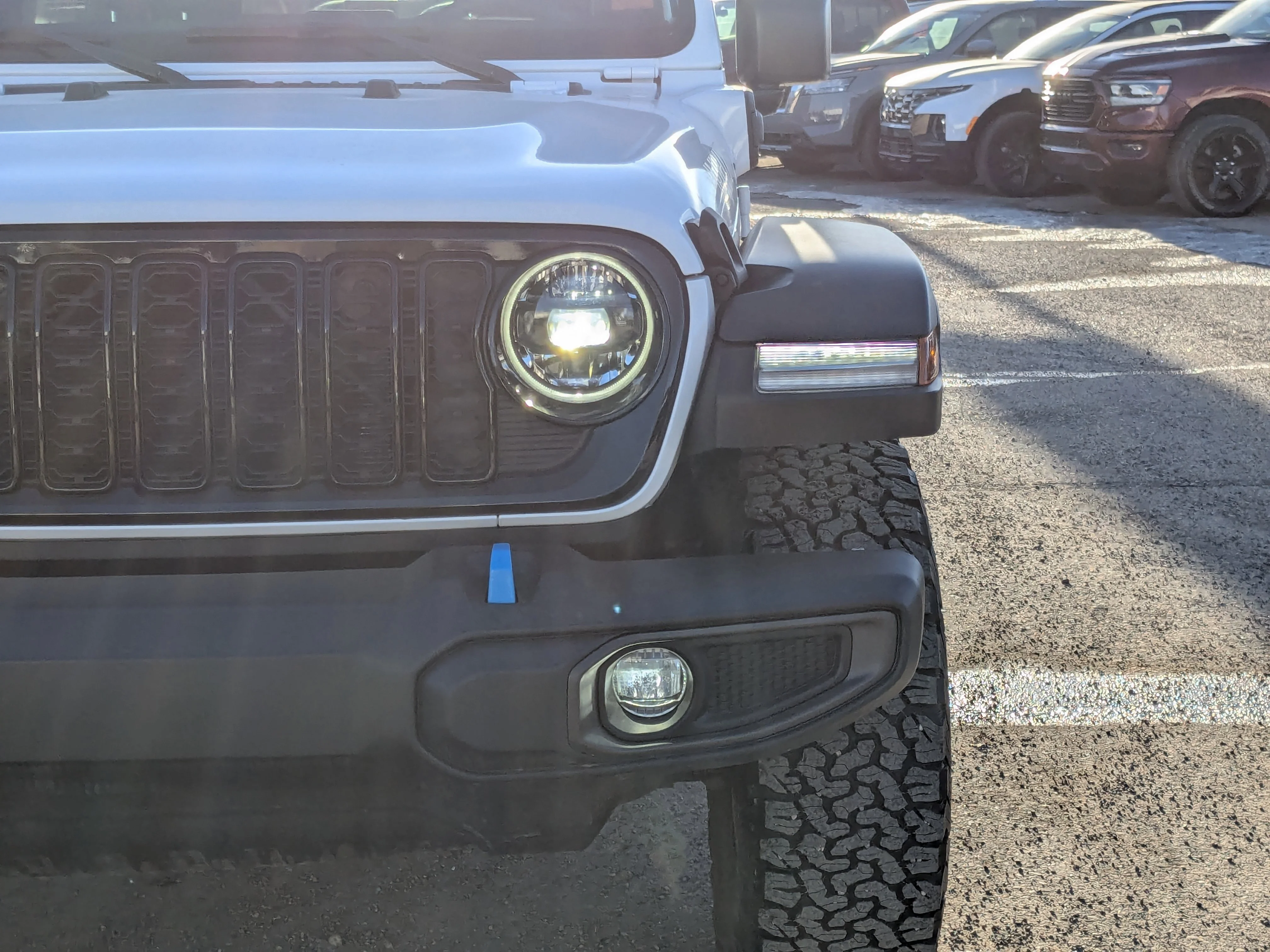 Used 2024 White Jeep Willys-LEDs-Trailer Tow-E-Locker-4XE - - Black Hardtop - 12.3 Display - Selec-Trac & Tons More! image 10