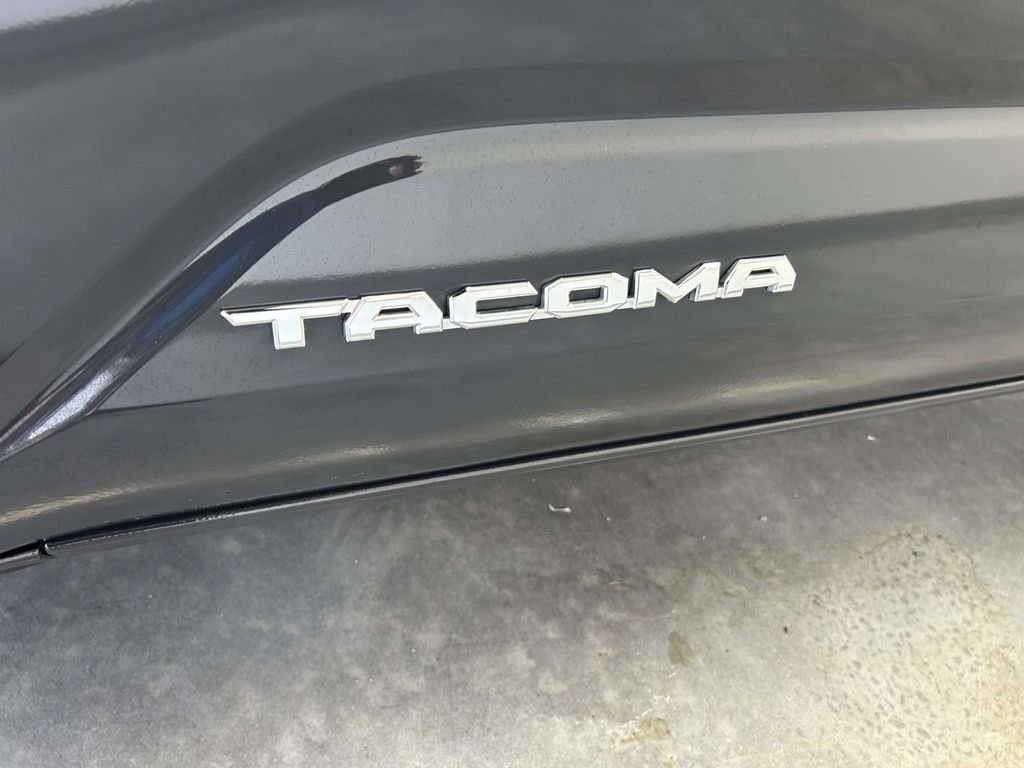 Used 2025  Toyota SR5 image 9