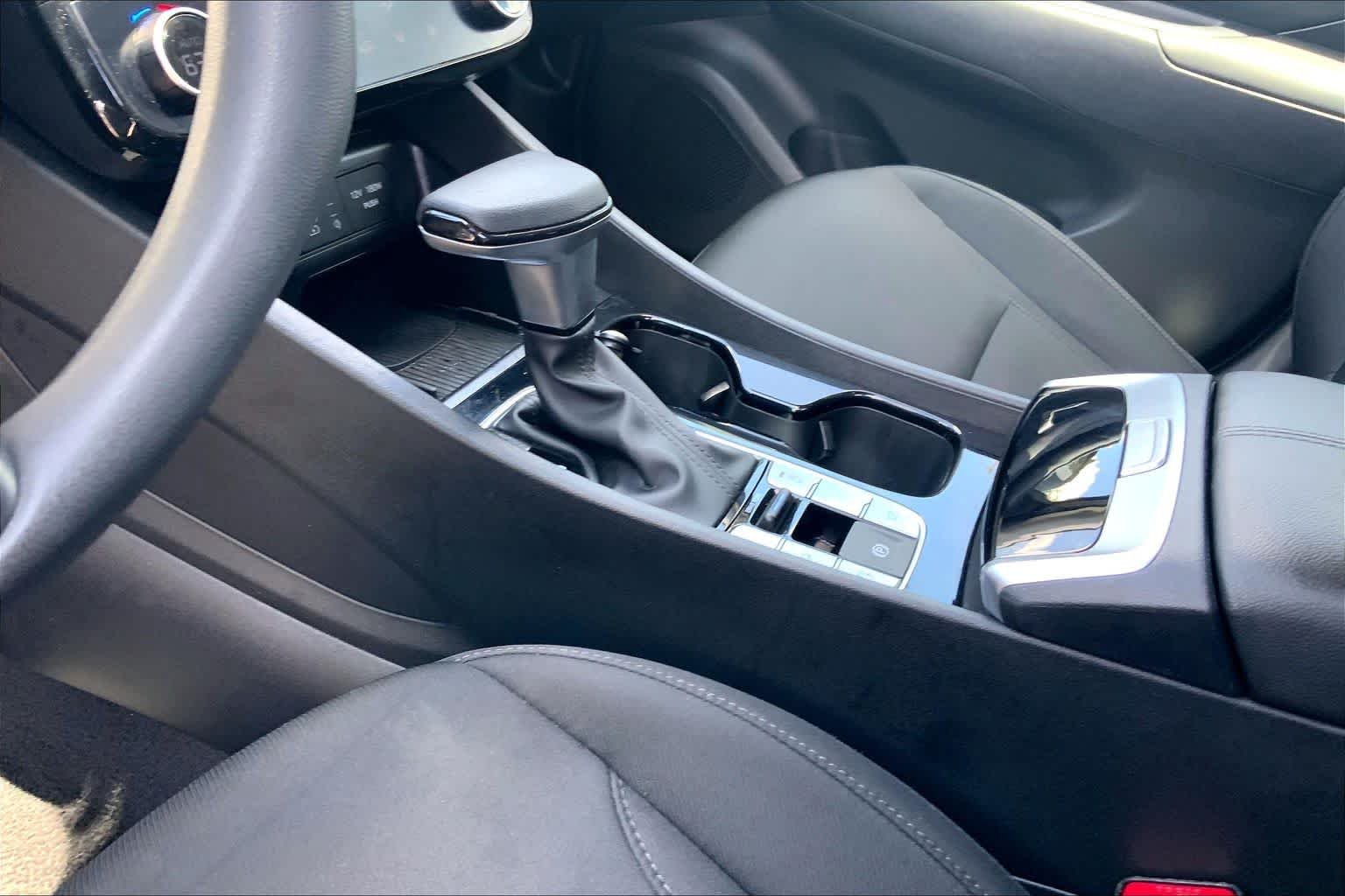 Used 2025 Atlantis Blue Hyundai SEL image 16