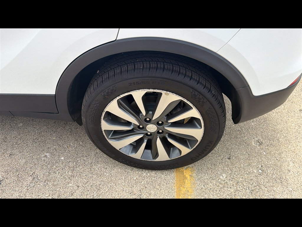 Used 2022 Summit White Buick Preferred image 25