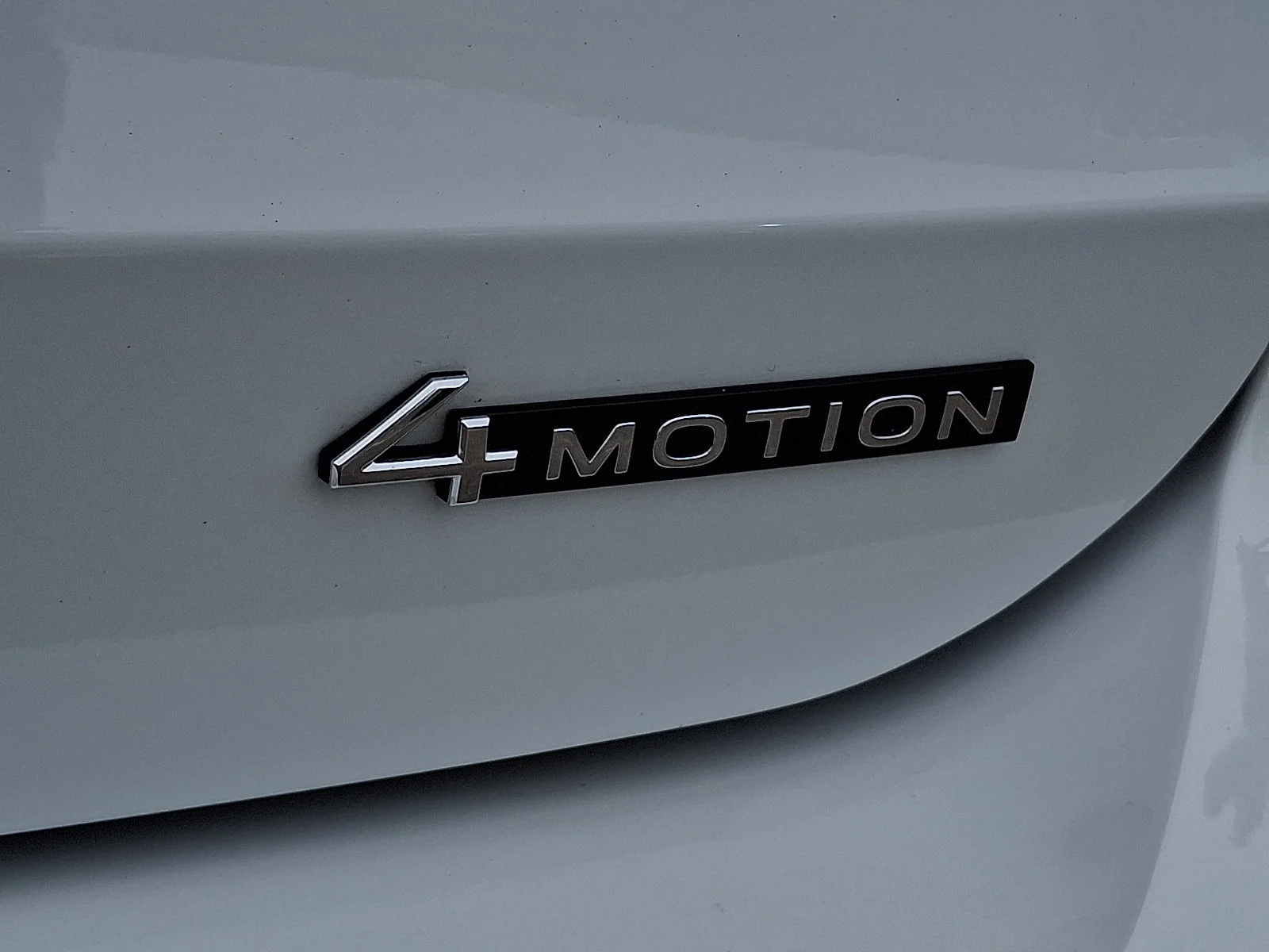 Used 2025 Pure White   0Q0q Volkswagen S image 29