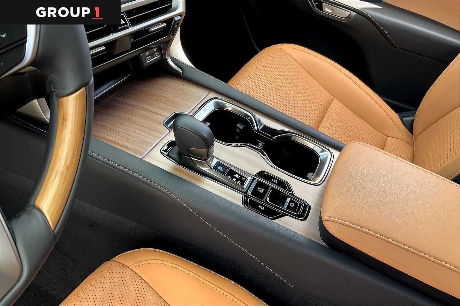 Used 2025 Eminent White Pearl Lexus Premium Plus image 13
