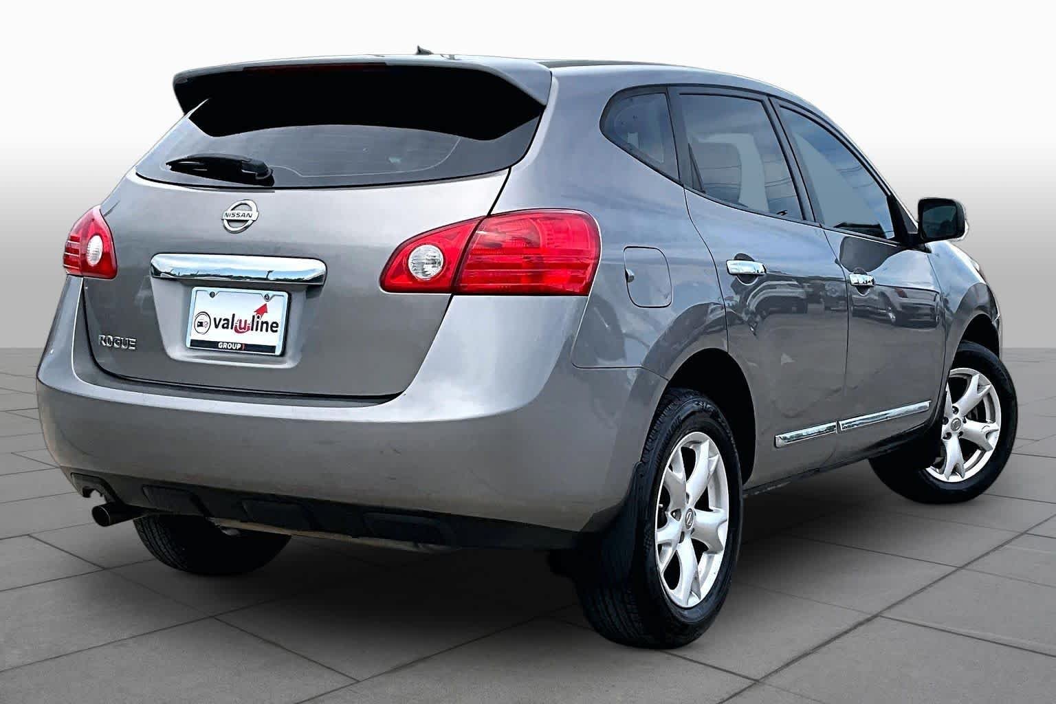 Used 2012 Platinum Graphite Nissan S image 12
