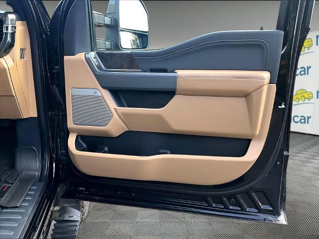 Used 2023 Black Metallic Ford Lariat image 20