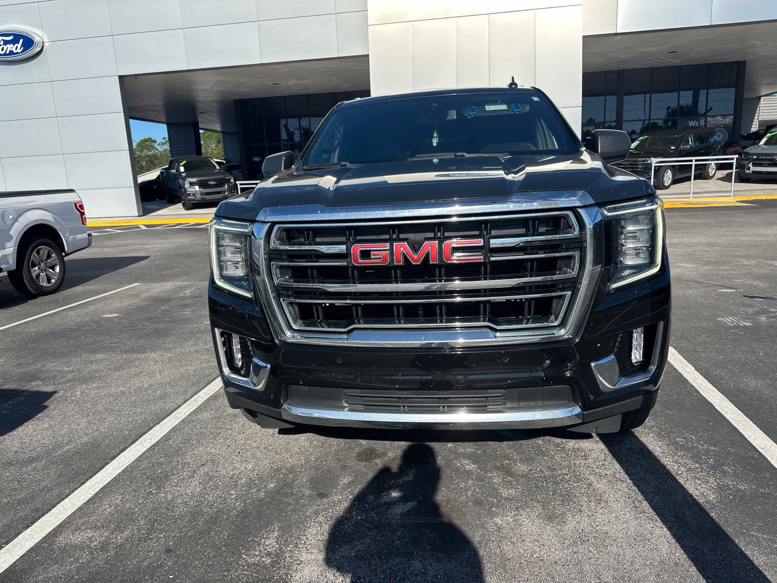 Used 2023 Black GMC SLT image 2