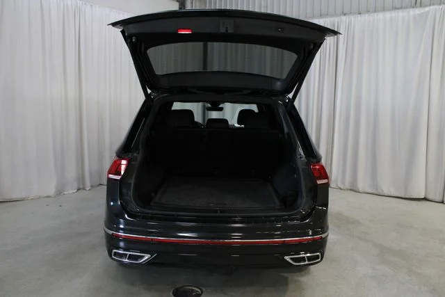 Used 2022  Volkswagen 2.0T SEL R-Line image 34