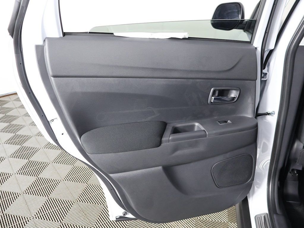 2025 Mitsubishi Outlander Sport ES - Photo 19