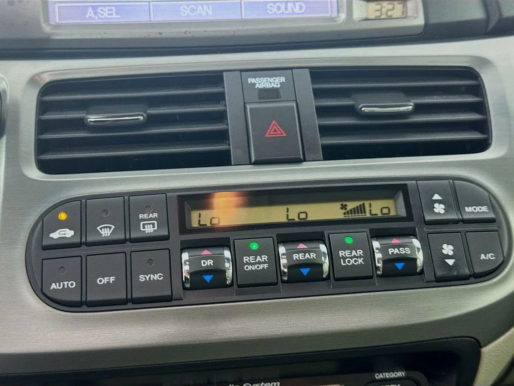 Used 2007 Nimbus Gray Metallic Honda Touring image 18