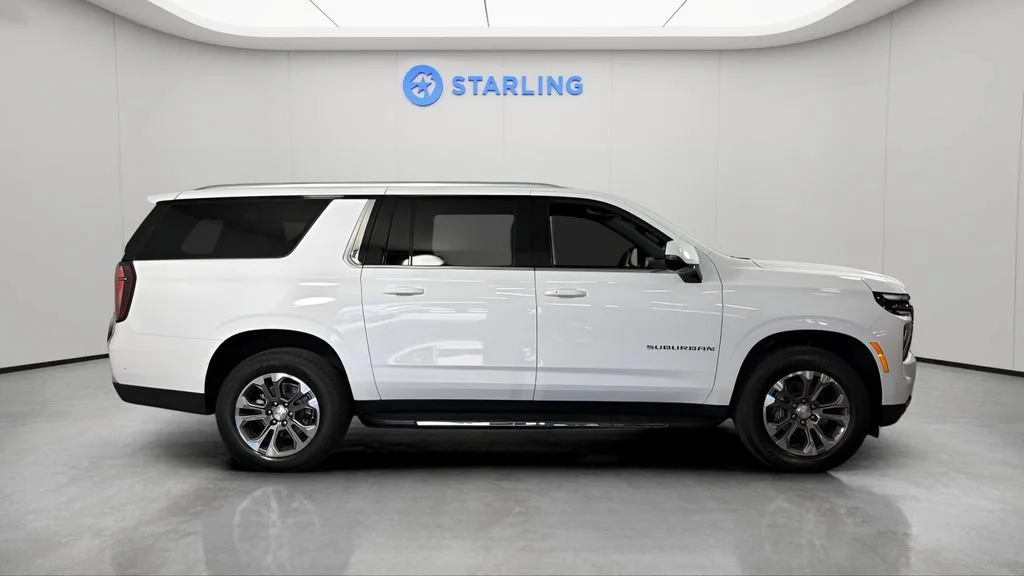 Used 2025 Summit White Chevrolet LT image 12