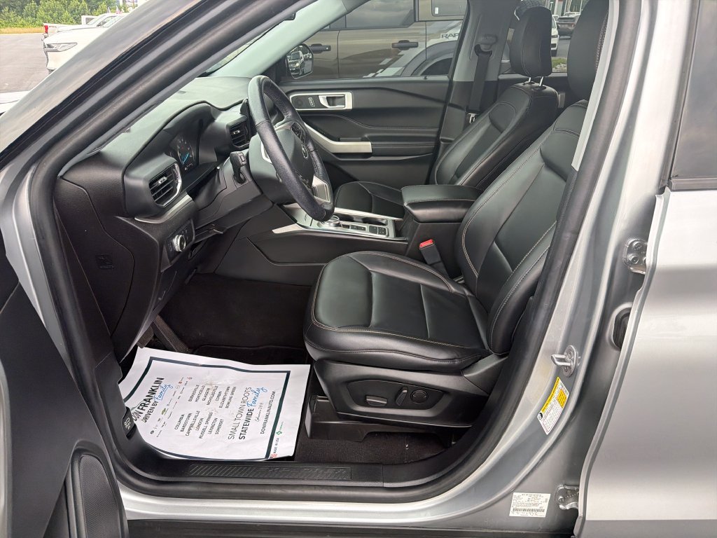 Used 2022 Silver Ford XLT image 11