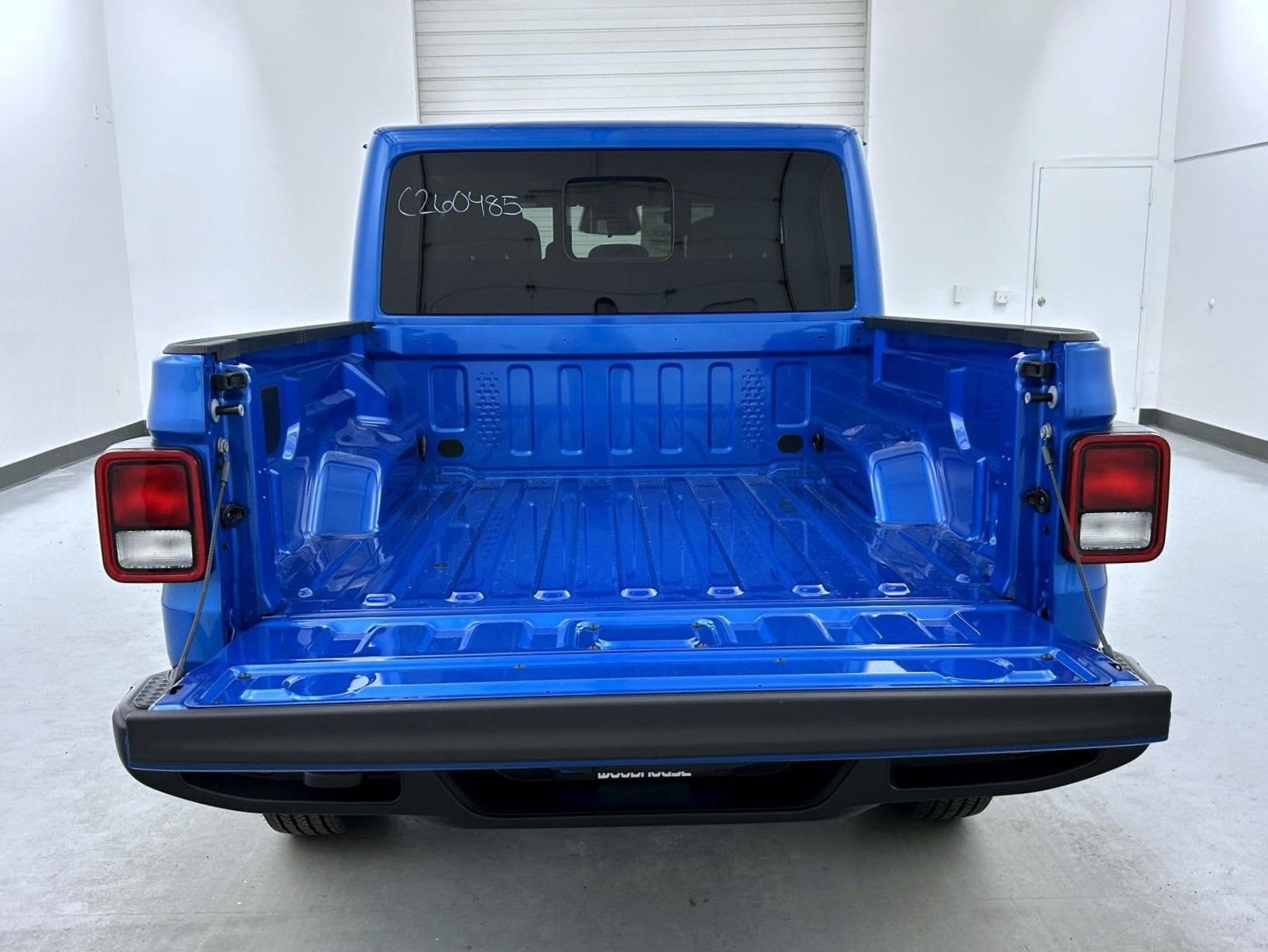 New 2026 Hydro Blue Pearlcoat Jeep Sport S image 21