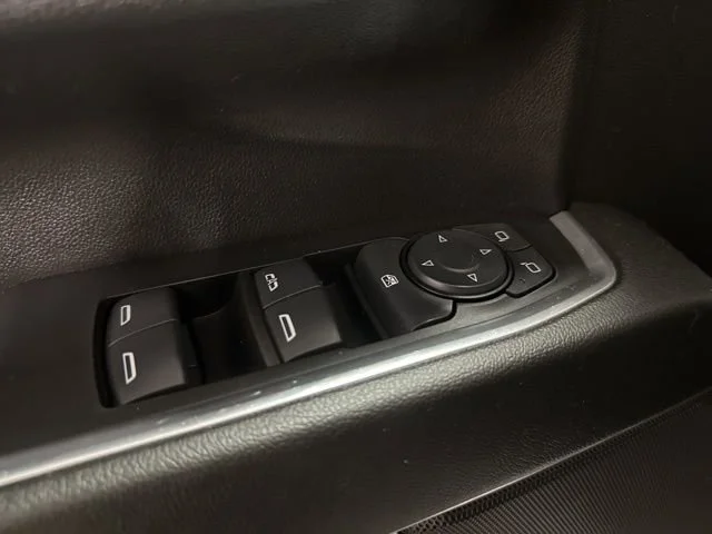 Used 2025 Summit White Chevrolet LT image 10