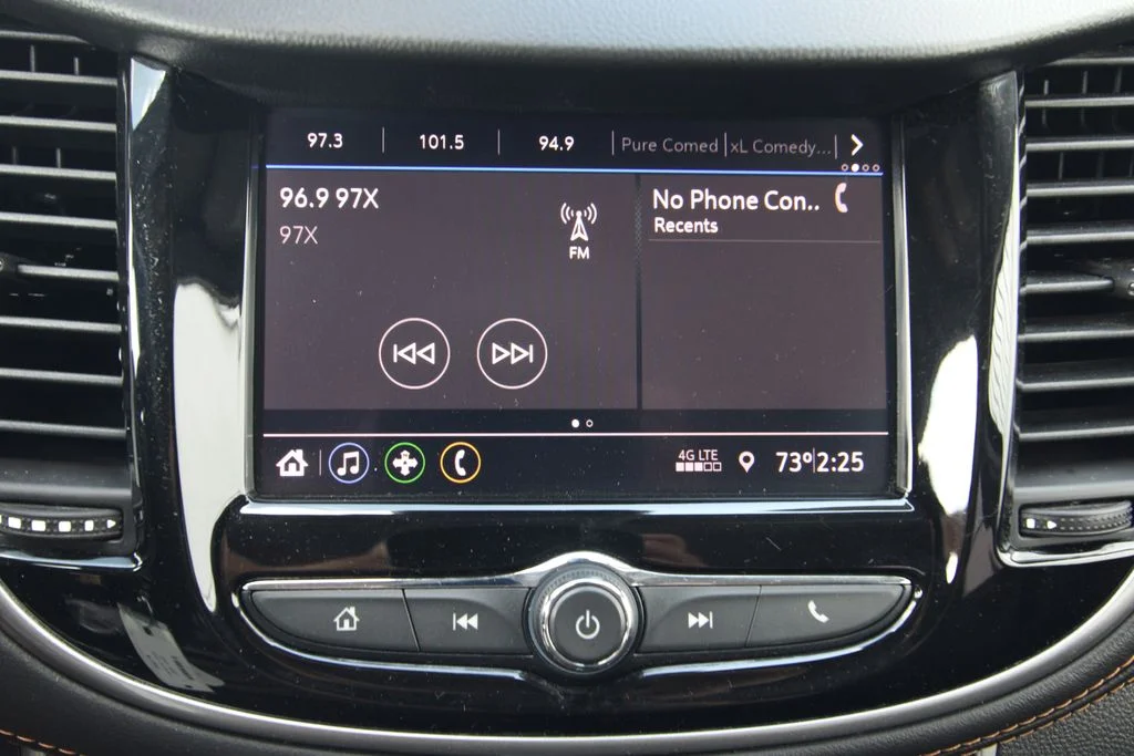 Used 2022 White Chevrolet LS image 28