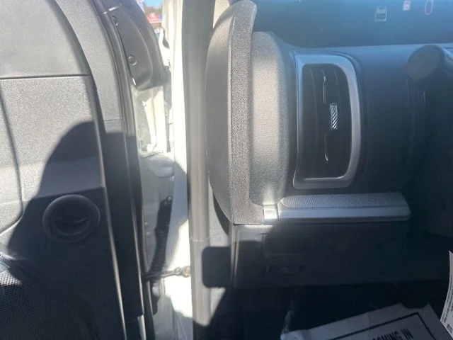 New 2025 Star White Metallic Tri-Coat Ford Active image 18