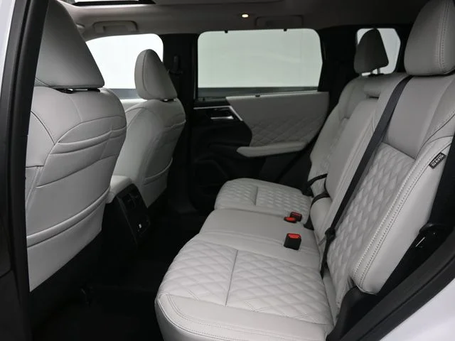 New 2025 White Mitsubishi SEL S-AWC image 16