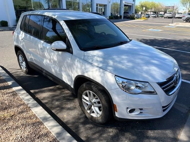 Used 2011  Volkswagen S image 2