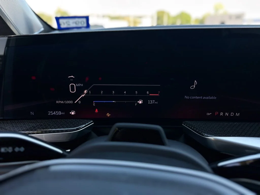 Used 2025 White Cadillac V-Series image 18