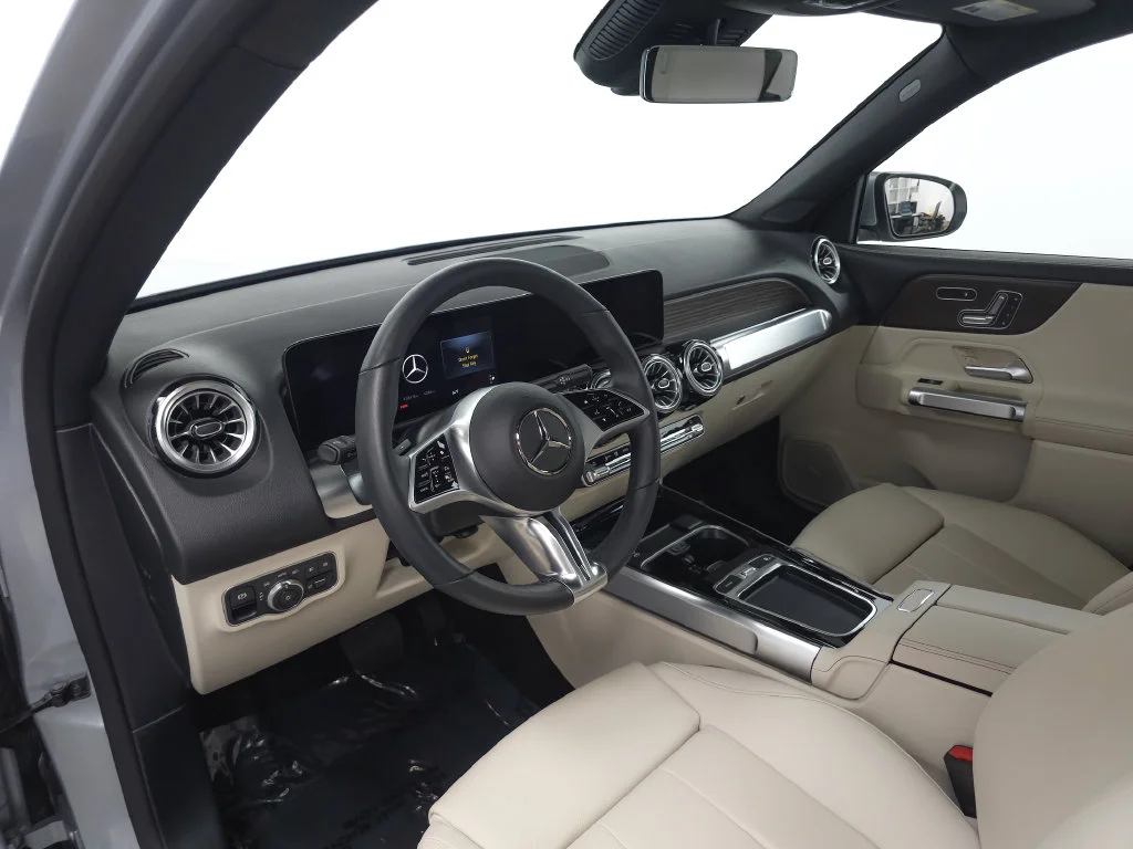 Certified Used 2026 Cirrus Silver Metallic Mercedes-Benz GLB 250 image 9