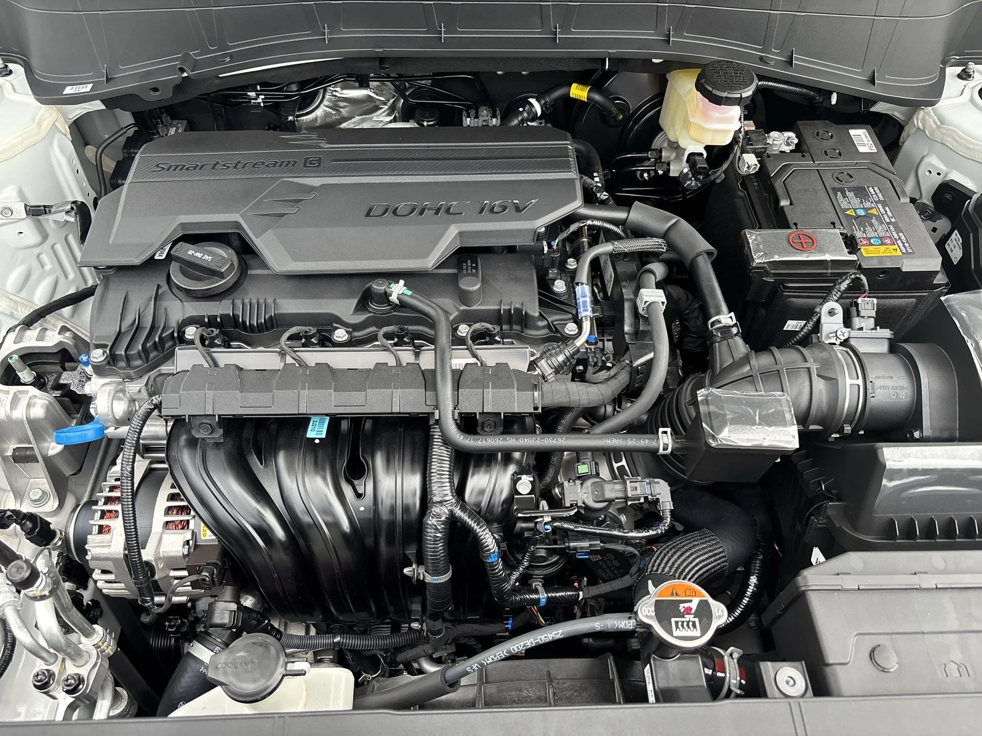 New 2027 Snow White Pearl Kia S image 10
