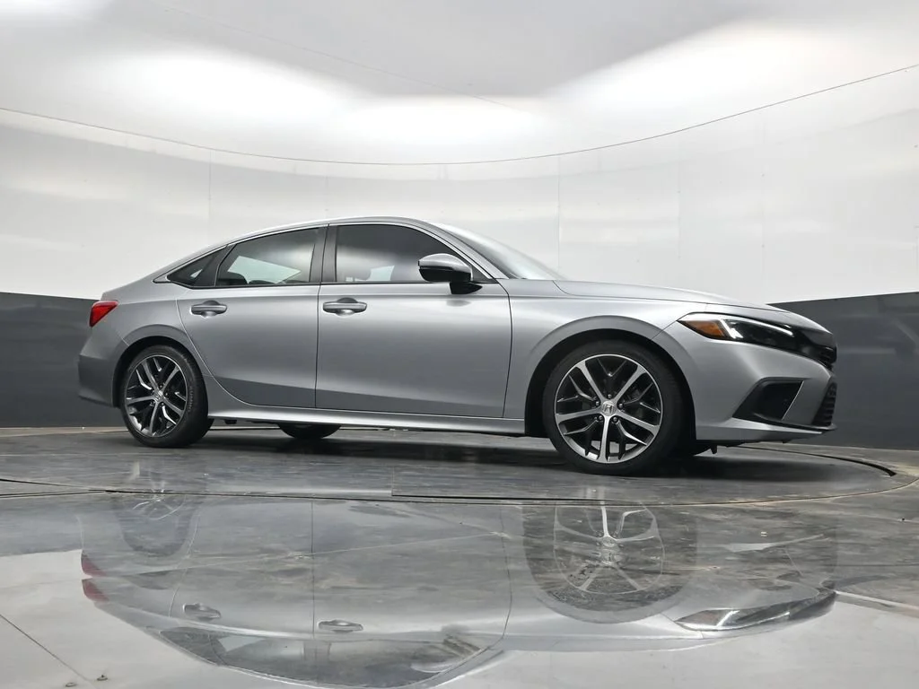 Certified Used 2024 Lunar Silver Metallic Honda Touring image 69