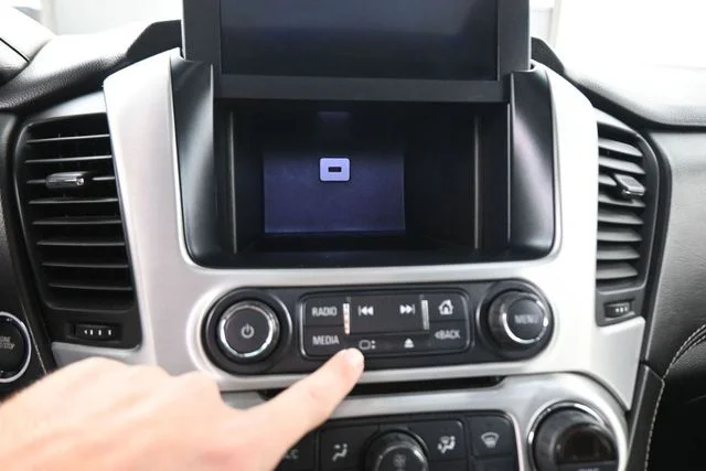 Used 2020 Black GMC SLT image 35