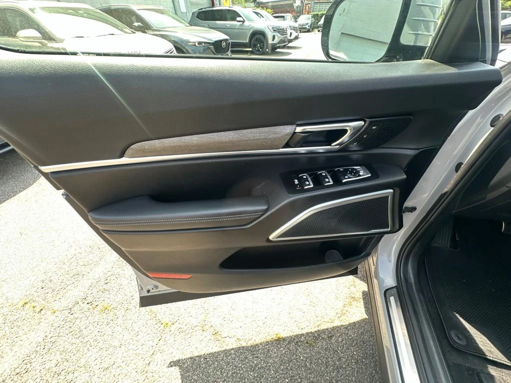 Used 2022 Gray Kia SX image 12