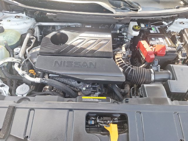 Used 2023 White Nissan Platinum image 21